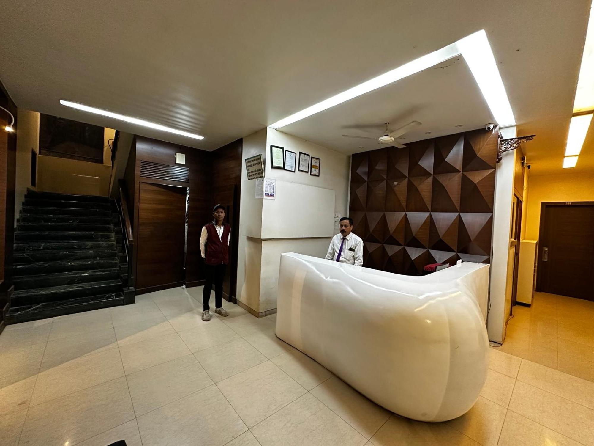 The Saffron Suites Sasupāda Eksteriør billede